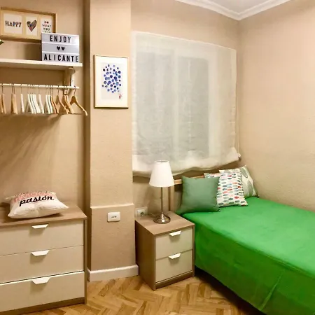 Apartment Cosy In City Center Alicante