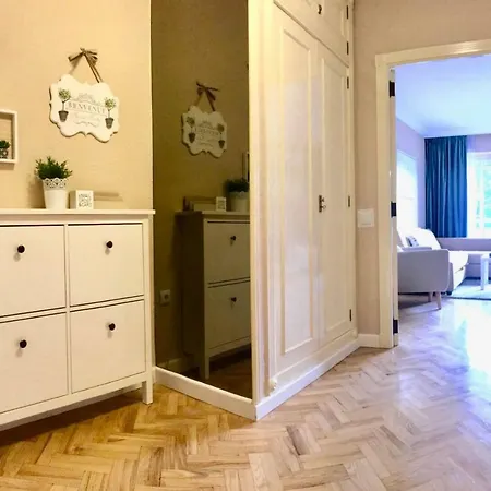 Cosy In City Center Apartment *
